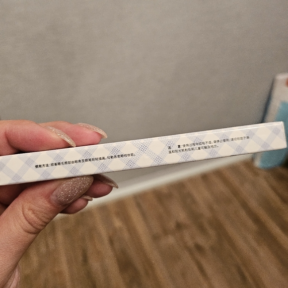 Flortte Flower Food Bear Liquid Eyeliner #03 Sky Blue - Picture 3 of 6